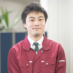 管理本部　経理財務課